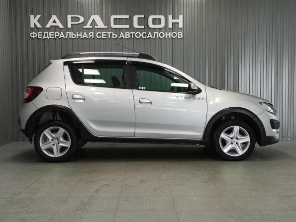 Renault Sandero II с пробегом 2015 года, цена 730 000 рублей, 137000 км, хэтчбек, Автокод Объявления