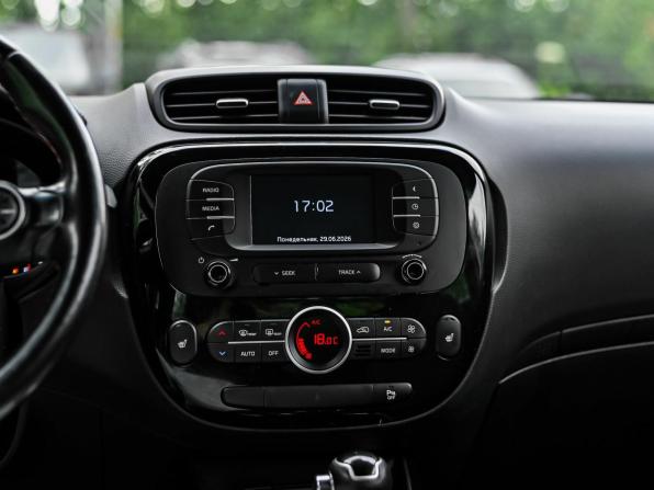 Kia Soul II Рестайлинг с пробегом 2018 года, цена 1 490 000 рублей, 115095 км, хэтчбек, Автокод Объявления