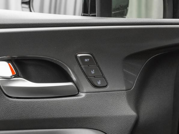 Hyundai Santa Fe IV Рестайлинг с пробегом 2021 года, цена 4 090 000 рублей, 78048 км, внедорожник, Автокод Объявления