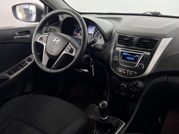 Hyundai Solaris I Рестайлинг с пробегом 2015 года, цена 870 000 рублей, 198000 км, седан, Автокод Объявления