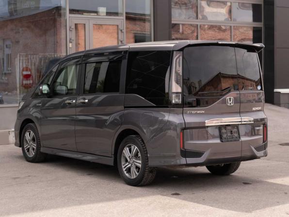 Honda Stepwgn V Рестайлинг с пробегом 2019 года, цена 2 600 000 рублей, 84653 км, минивэн, Автокод Объявления