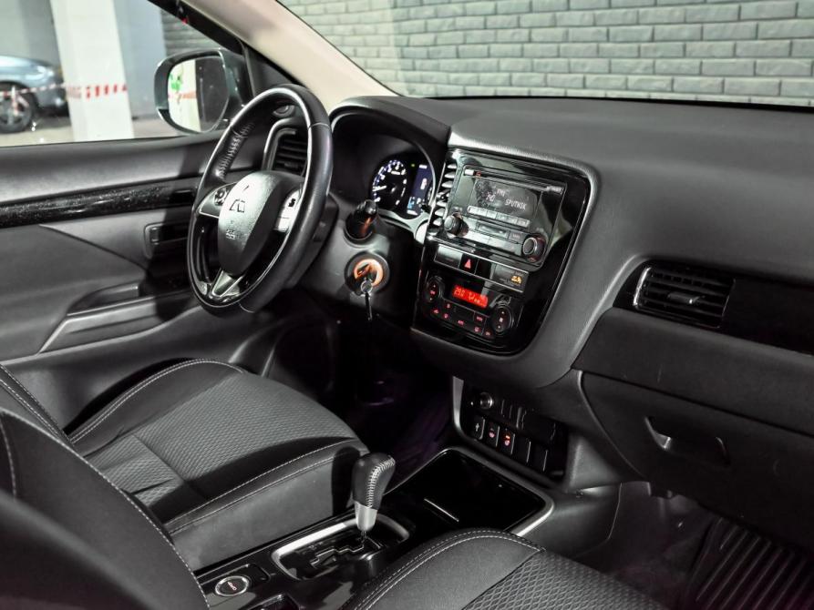 Mitsubishi Outlander III Рестайлинг 3 Екатеринбург  - изображение 16