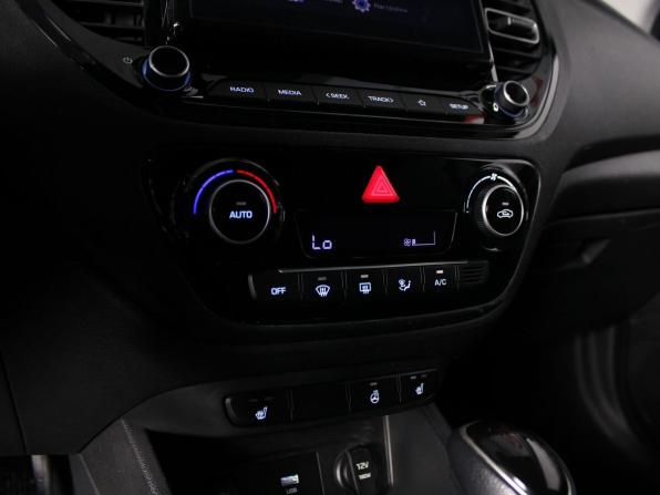 Hyundai Solaris II Рестайлинг с пробегом 2021 года, цена 1 460 000 рублей, 138000 км, седан, Автокод Объявления