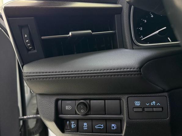 Toyota Avalon V с пробегом 2022 года, цена 3 190 000 рублей, 56000 км, седан, Автокод Объявления