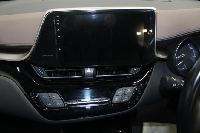 Toyota C-HR I с пробегом 2018 года, цена 1 999 000 рублей, 82399 км, внедорожник, Автокод Объявления