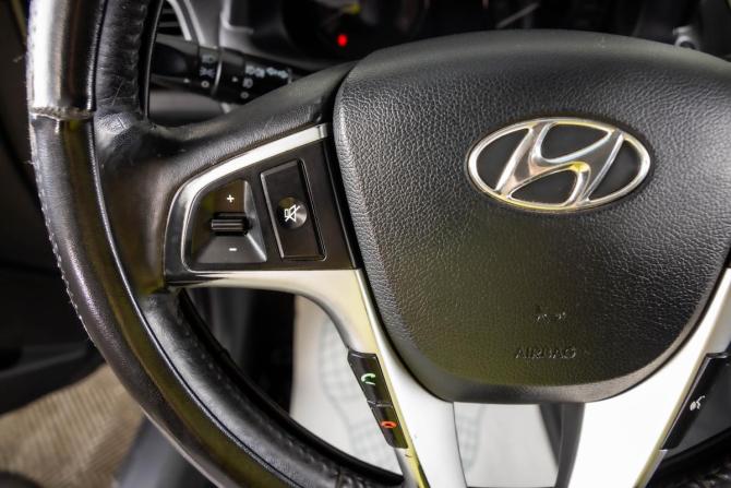 Hyundai Solaris I с пробегом 2011 года, цена 619 000 рублей, 296000 км, седан, Автокод Объявления