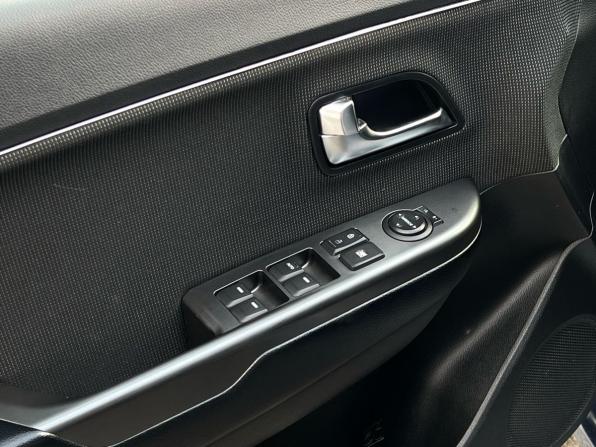 Kia Rio III Рестайлинг с пробегом 2016 года, цена 1 220 000 рублей, 136664 км, седан, Автокод Объявления