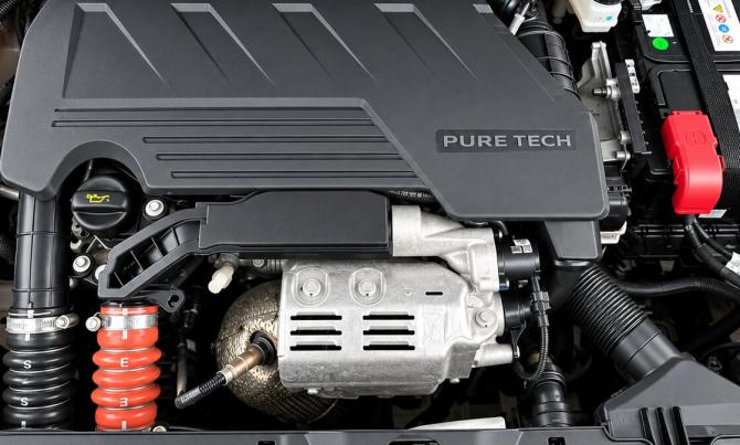 Peugeot 2008 II с пробегом 2023 года, цена 2 399 000 рублей, 8760 км, внедорожник, Автокод Объявления