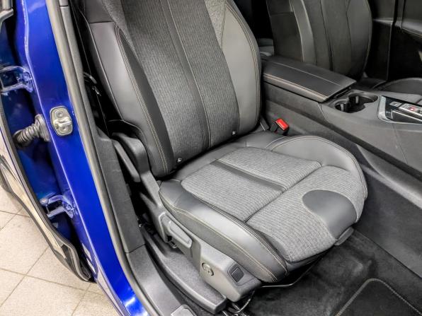 Peugeot 3008 II с пробегом 2018 года, цена 2 100 000 рублей, 50986 км, внедорожник, Автокод Объявления