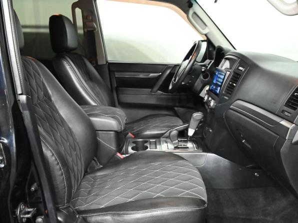 Mitsubishi Pajero IV с пробегом 2011 года, цена 1 820 000 рублей, 218357 км, внедорожник, Автокод Объявления
