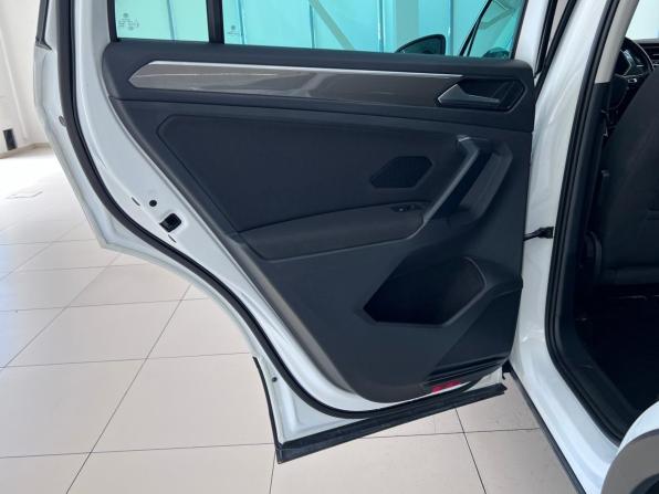 Volkswagen Tiguan II с пробегом 2019 года, цена 2 200 000 рублей, 111047 км, внедорожник, Автокод Объявления