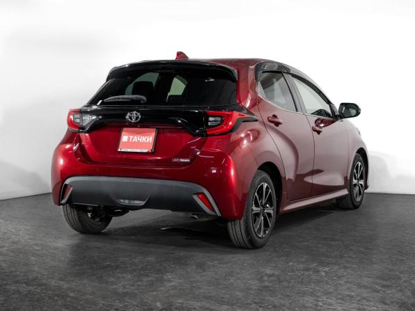 Toyota Yaris IV с пробегом 2021 года, цена 1 300 000 рублей, 62853 км, хэтчбек, Автокод Объявления