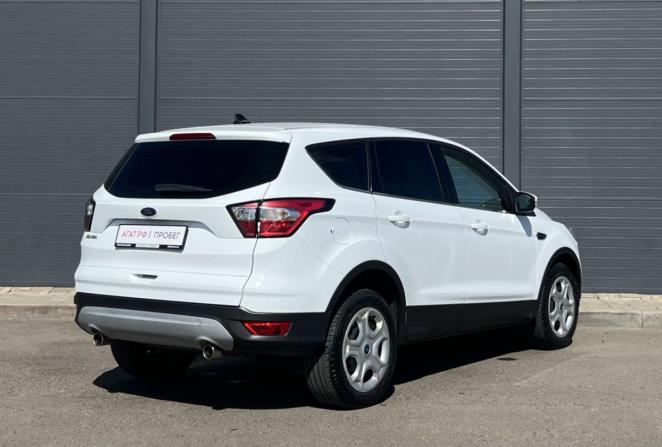 Ford Kuga II Рестайлинг с пробегом 2018 года, цена 1 685 000 рублей, 124000 км, внедорожник, Автокод Объявления