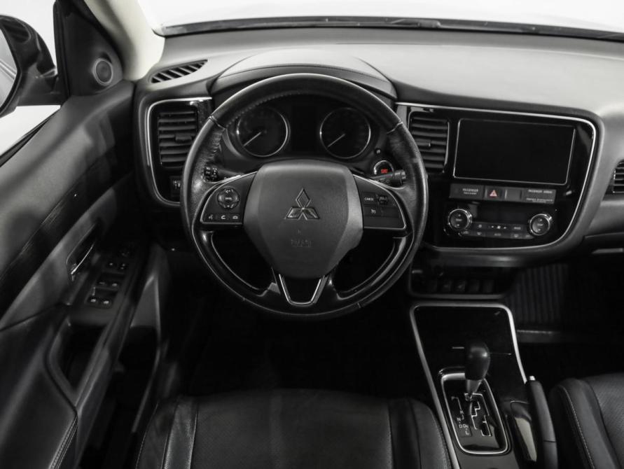Mitsubishi Outlander III Рестайлинг 3 Санкт-Петербург  - изображение 12