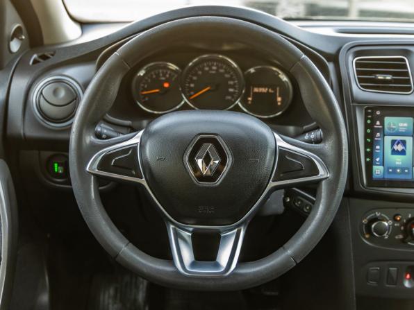 Renault Logan II Рестайлинг с пробегом 2020 года, цена 548 000 рублей, 369992 км, седан, Автокод Объявления