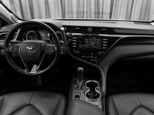 Toyota Camry VIII (XV70) с пробегом 2019 года, цена 2 590 000 рублей, 173921 км, седан, Автокод Объявления