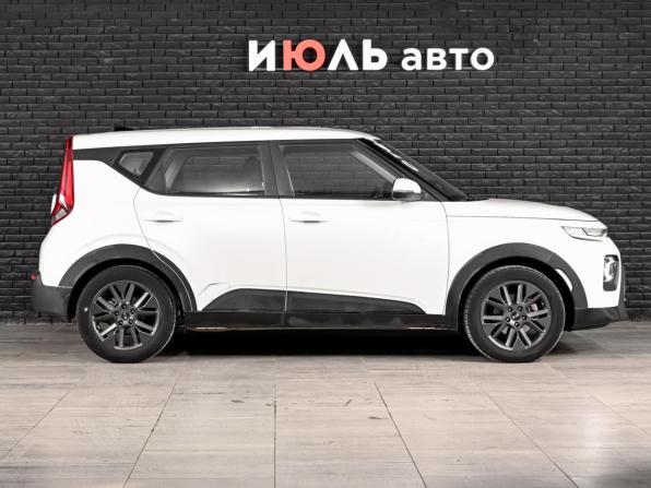 Kia Soul III с пробегом 2021 года, цена 2 320 000 рублей, 35093 км, хэтчбек, Автокод Объявления