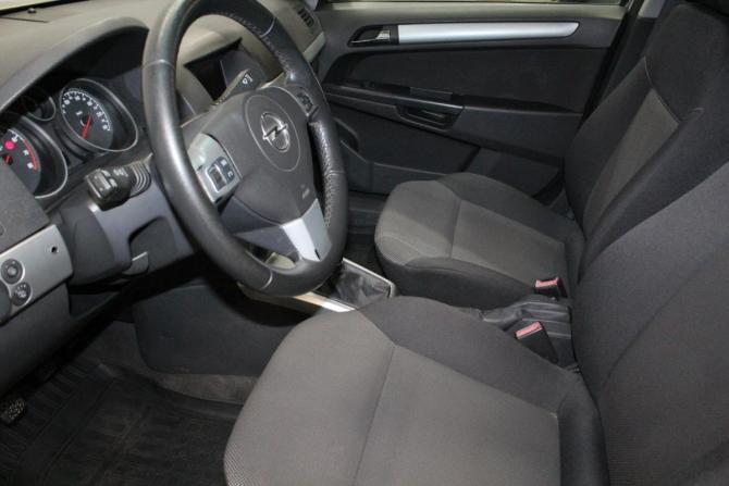 Opel Astra H Рестайлинг с пробегом 2012 года, цена 590 000 рублей, 233528 км, седан, Автокод Объявления