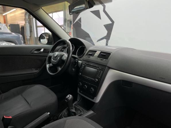 Skoda Yeti I с пробегом 2011 года, цена 729 900 рублей, 212095 км, внедорожник, Автокод Объявления