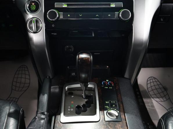 Toyota Land Cruiser 200 Series Рестайлинг 1 с пробегом 2013 года, цена 3 750 000 рублей, 305158 км, внедорожник, Автокод Объявления