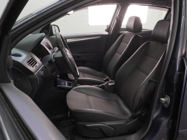 Opel Astra H Рестайлинг с пробегом 2011 года, цена 629 000 рублей, 214625 км, хэтчбек, Автокод Объявления