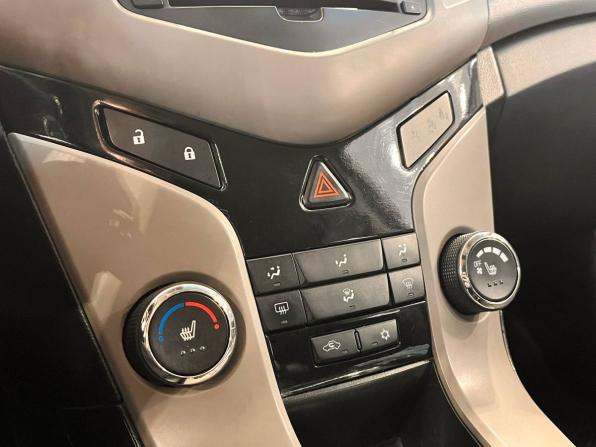 Chevrolet Cruze I Рестайлинг с пробегом 2012 года, цена 599 900 рублей, 195000 км, хэтчбек, Автокод Объявления