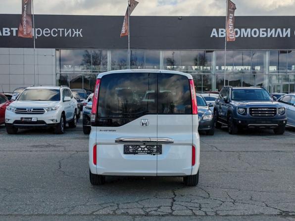 Honda Stepwgn V с пробегом 2015 года, цена 1 659 000 рублей, 136010 км, минивэн, Автокод Объявления
