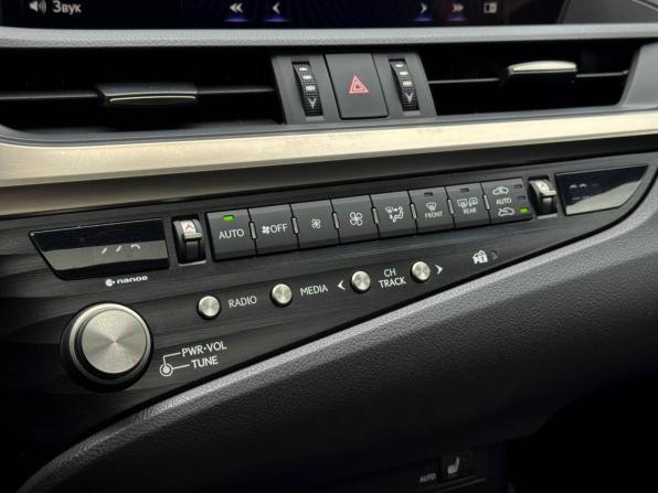 Lexus ES VII Рестайлинг с пробегом 2021 года, цена 4 299 000 рублей, 121709 км, седан, Автокод Объявления