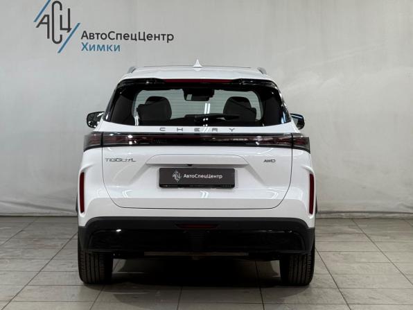 Chery Tiggo 7L с пробегом 2024 года, цена 2 499 800 рублей, 2800 км, внедорожник, Автокод Объявления