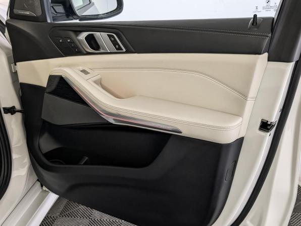 BMW X7 I (G07) Рестайлинг с пробегом 2023 года, цена 12 105 000 рублей, 53684 км, внедорожник, Автокод Объявления