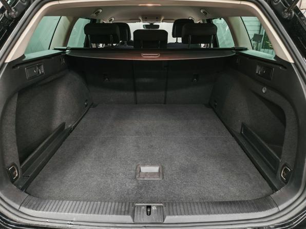 Volkswagen Passat B8 с пробегом 2019 года, цена 1 970 000 рублей, 252630 км, универсал, Автокод Объявления