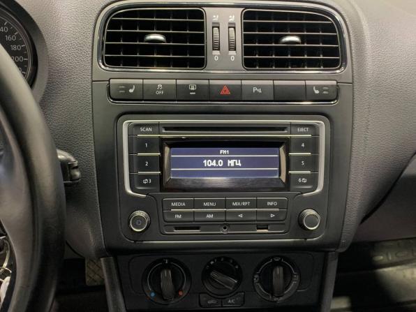 Volkswagen Polo V с пробегом 2015 года, цена 1 349 900 рублей, 132240 км, седан, Автокод Объявления