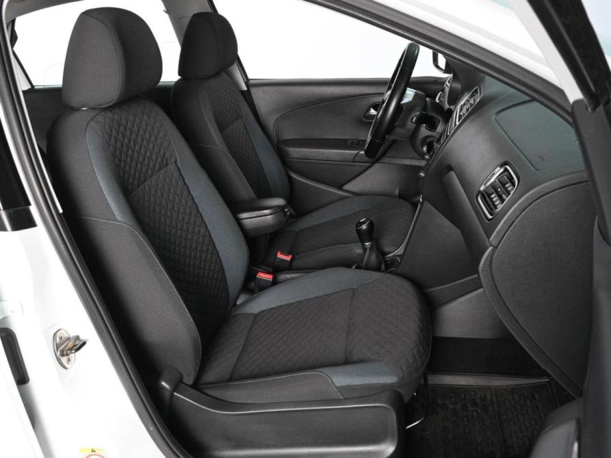 Volkswagen Polo V Рестайлинг Ростов-на-Дону  - изображение 8