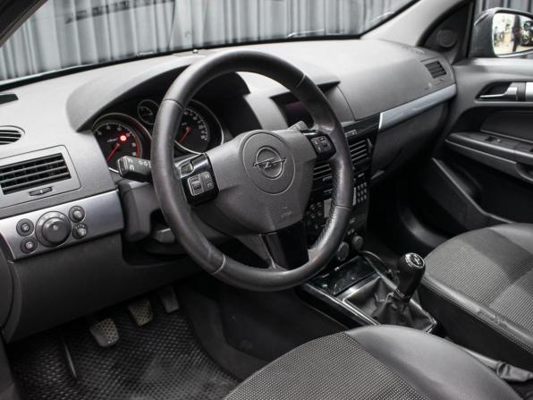 Opel Astra H Рестайлинг с пробегом 2010 года, цена 449 000 рублей, 426500 км, седан, Автокод Объявления