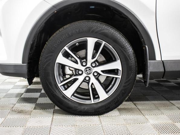 Toyota RAV4 IV (XA40) Рестайлинг с пробегом 2018 года, цена 1 690 000 рублей, 385285 км, внедорожник, Автокод Объявления