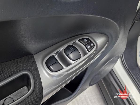 Nissan Juke I Рестайлинг с пробегом 2015 года, цена 1 298 000 рублей, 39000 км, внедорожник, Автокод Объявления