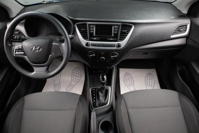 Hyundai Solaris II с пробегом 2018 года, цена 1 359 000 рублей, 70000 км, седан, Автокод Объявления