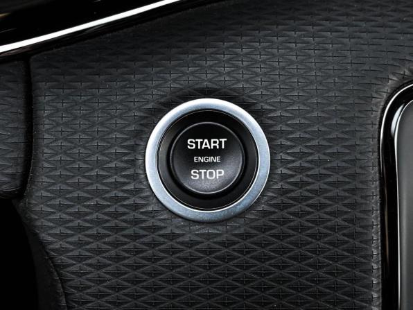 Land Rover Range Rover Evoque II с пробегом 2019 года, цена 3 649 000 рублей, 135552 км, внедорожник, Автокод Объявления