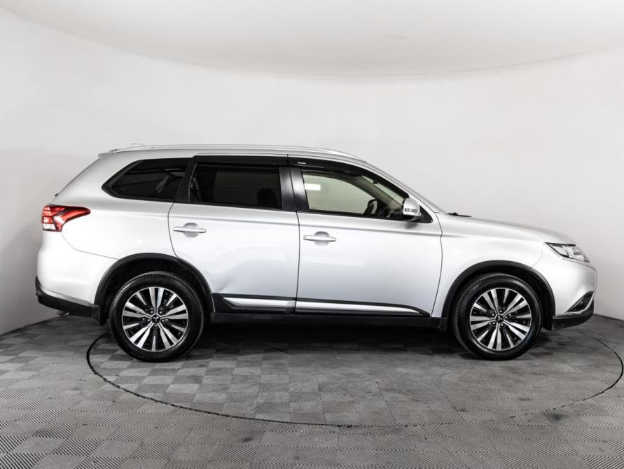Mitsubishi Outlander III Рестайлинг 3 Санкт-Петербург  - изображение 4