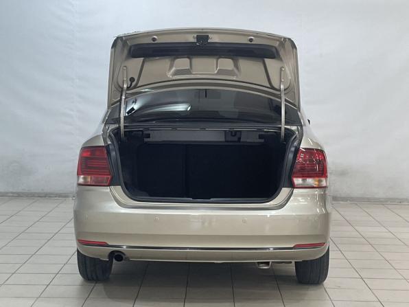Volkswagen Polo V Рестайлинг с пробегом 2016 года, цена 1 099 000 рублей, 71268 км, седан, Автокод Объявления