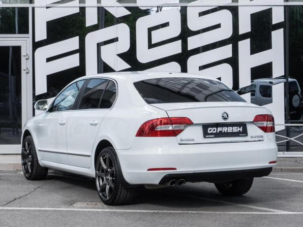 Skoda Superb II Рестайлинг с пробегом 2014 года, цена 1 040 000 рублей, 301587 км, лифтбек, Автокод Объявления