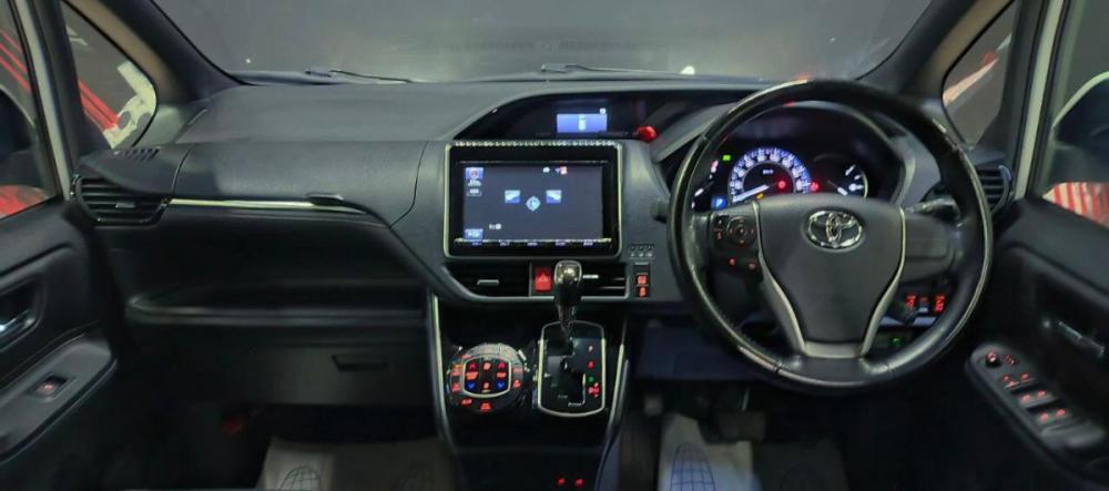 Toyota Esquire I Уфа  - изображение 10