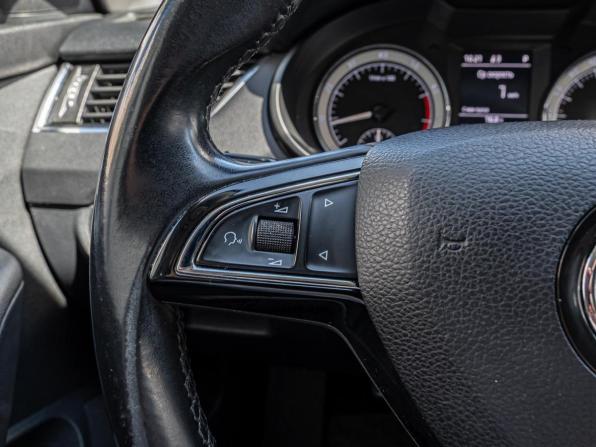 Skoda Octavia III (A7) Рестайлинг с пробегом 2018 года, цена 2 295 000 рублей, 85607 км, лифтбек, Автокод Объявления
