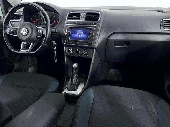 Volkswagen Polo V Рестайлинг с пробегом 2019 года, цена 1 250 000 рублей, 108910 км, седан, Автокод Объявления