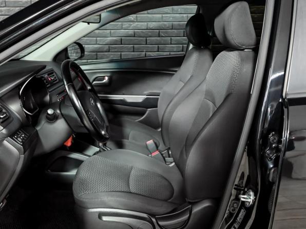 Kia Rio III Рестайлинг с пробегом 2017 года, цена 1 240 000 рублей, 104803 км, седан, Автокод Объявления