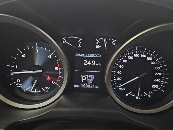 Toyota Land Cruiser 200 Series Рестайлинг 1 с пробегом 2014 года, цена 3 655 000 рублей, 193018 км, внедорожник, Автокод Объявления