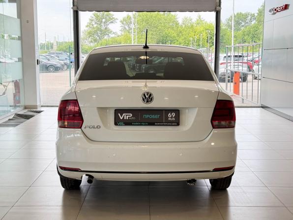 Volkswagen Polo V Рестайлинг с пробегом 2018 года, цена 1 057 000 рублей, 146858 км, седан, Автокод Объявления