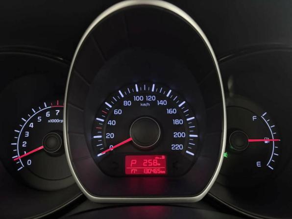 Kia Rio III Рестайлинг с пробегом 2015 года, цена 980 000 рублей, 130000 км, седан, Автокод Объявления