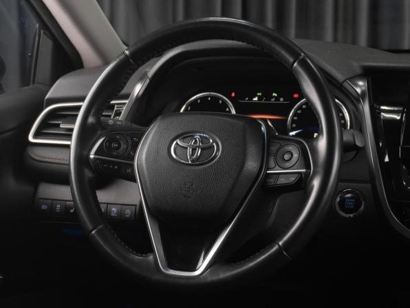 Toyota Camry VIII (XV70) Рестайлинг с пробегом 2023 года, цена 3 549 000 рублей, 32933 км, седан, Автокод Объявления
