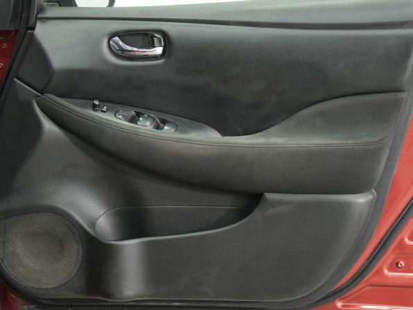 Nissan Leaf I (ZE0/AZE0) с пробегом 2014 года, цена 780 000 рублей, 216600 км, хэтчбек, Автокод Объявления